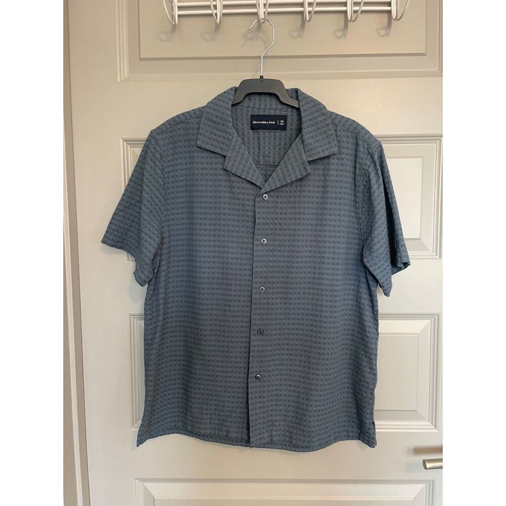 Abercrombie blue textured button down shirt, size XS